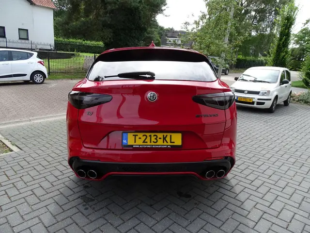 Alfa Romeo Stelvio 2.9 V6 AWD Quadrifoglio 2018 Benzine 6