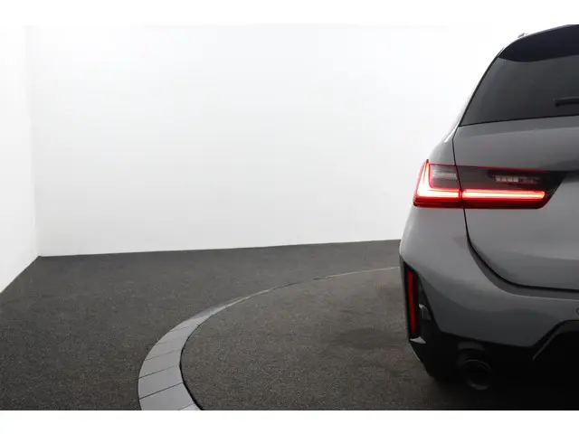 BMW 3 Serie Touring 330e 2025 Hybride Benzine 35