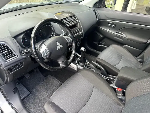 Mitsubishi ASX 1.6 Intense ClearTec 2013 Benzine 4