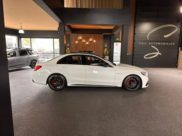 Mercedes-Benz C-Klasse AMG 63 S 2016 Benzine 30