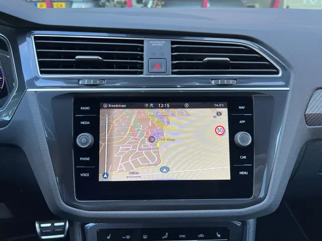 Volkswagen Tiguan 1.5 TSI R-Line Business+ 2023 Benzine 26