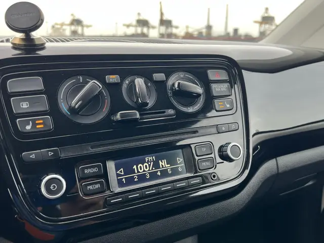 Volkswagen up! High Up! 2014 Benzine 18