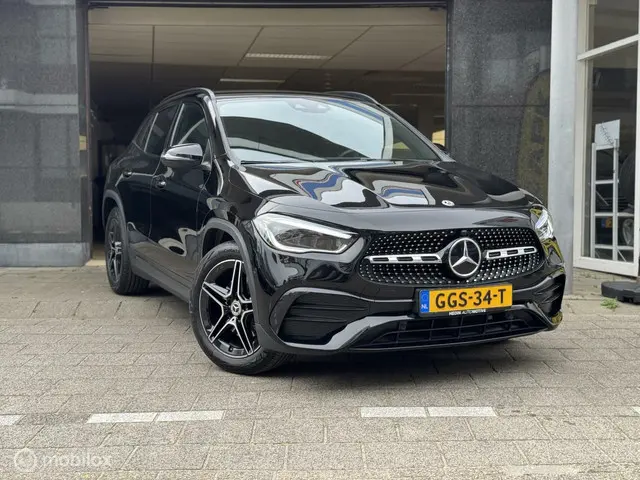 Mercedes-Benz GLA 2