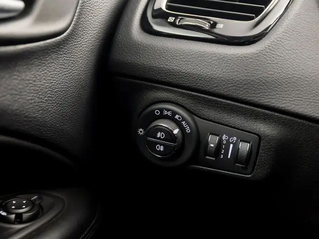 Jeep Compass 1.4 MultiAir Night Eagle 2019 Benzine 25