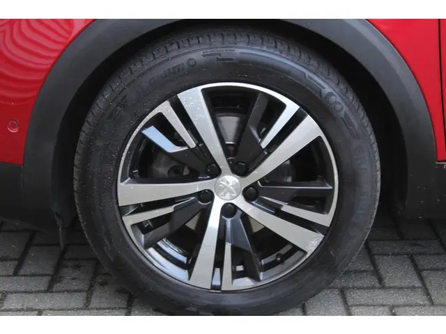 Peugeot 3008 1.2 PureTech Première 2017 Benzine 12