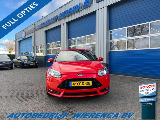 Ford Focus ST 250PK origineel Nederlands 2014 Benzine 2