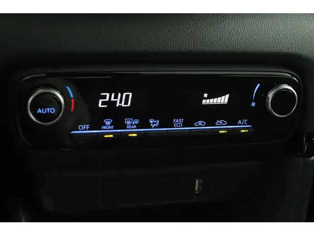 Toyota Yaris 1.5 Hybrid Active 2023 Hybride Benzine 7