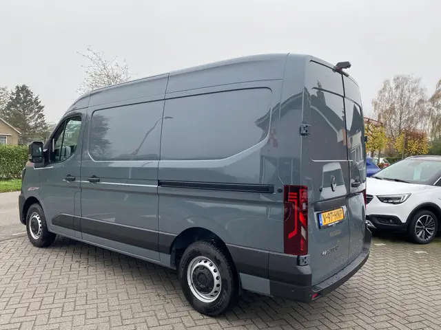 Renault Master T35 2.0 dCi 150 L2H2 Extra 2024 Diesel 7