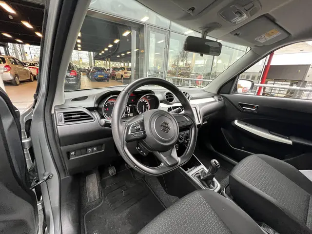 Suzuki Swift 1.2 Select Smart Hybrid 2021 Benzine 22