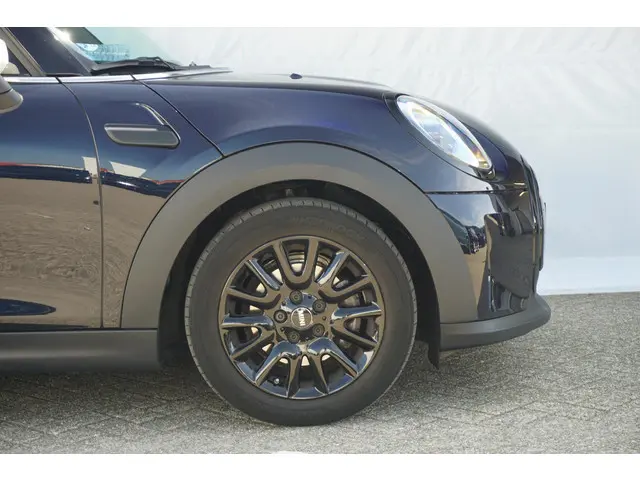 MINI 5-Deurs Cooper Camden Edition 2023 Benzine 4