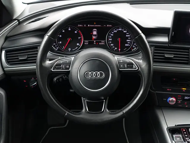 Audi A6 Limousine 2.0 TFSI S Line Aut- 2015 Benzine 17