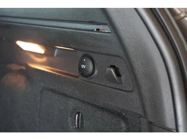 Ford Focus Wagon 1.0 + STOEL/STUURVERWARMING 2016 Benzine 14