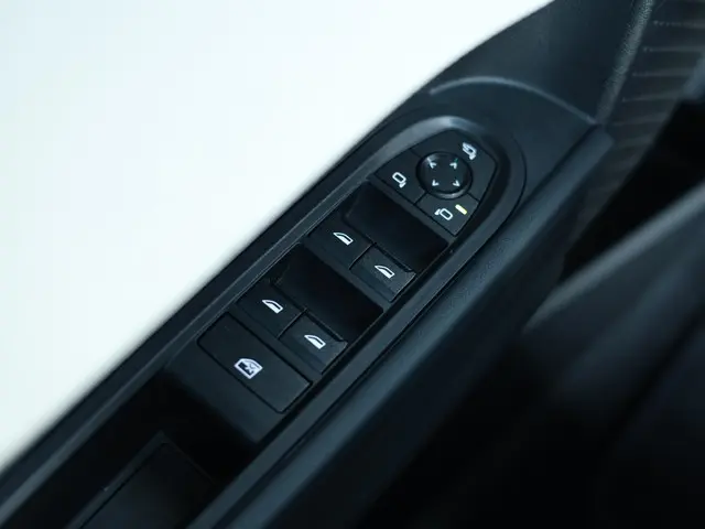 MINI 5-Deurs Mini 1.5 Cooper C Favoured L 2025 Benzine 32