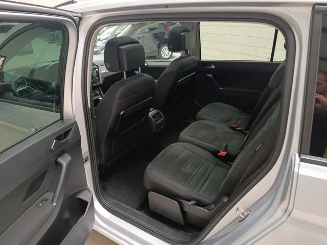 Volkswagen Touran 1.4 TSI Connected Series 2017 Benzine 14