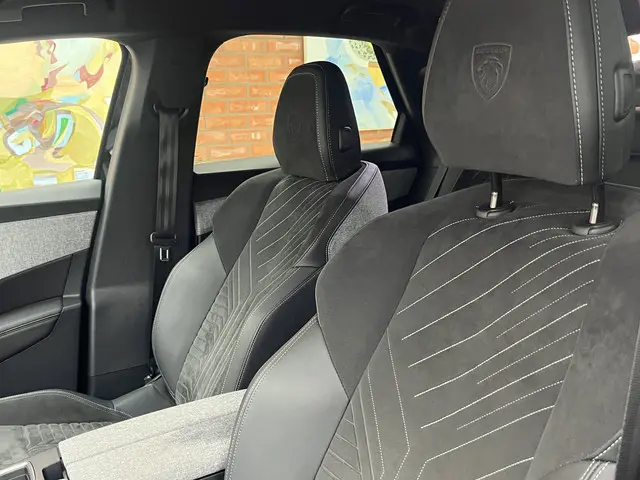 Peugeot 3008 Hybrid 136 GT 2024 Hybride Benzine 30