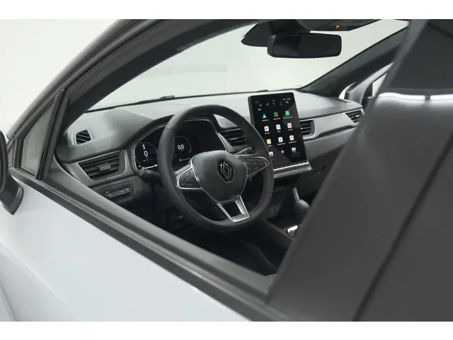 Renault Captur Mild Hybrid 160 EDC Techno 2024 Benzine 2