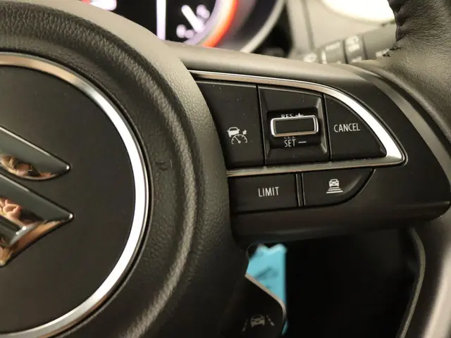 Suzuki Swift 1.2 Select Smart Hybrid 2024 Benzine 21