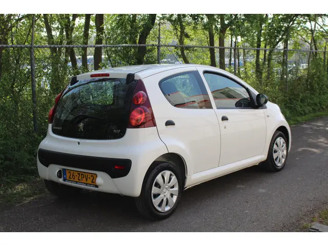 Peugeot 107 1.0 Access Accent *Airco ! *2e EIG ! 2013 Benzine 5