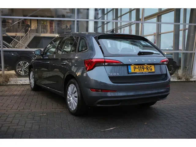 Škoda Scala 1.0 TSI Active 2021 Benzine 2