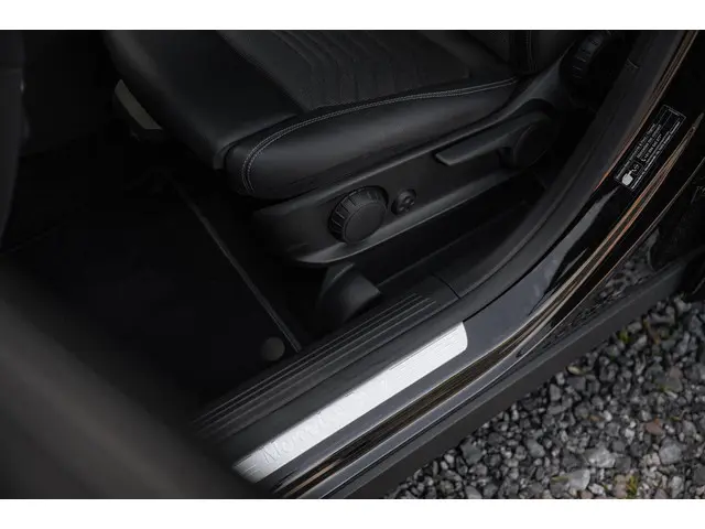 Mercedes-Benz GLA 250 e 2024 Hybride Benzine 7