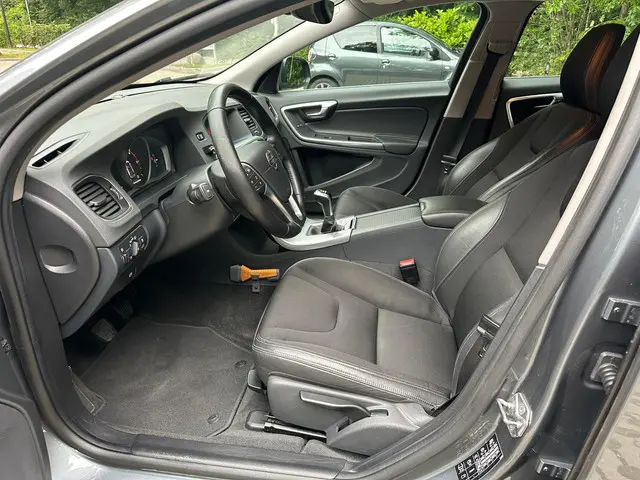 Volvo V60 2.0 D2 Nordic+ 1e Eigenaar Dealer 2017 Diesel 10