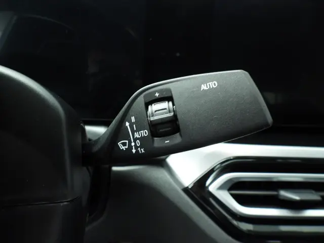 BMW 3 Serie 320i 2023 Benzine 28