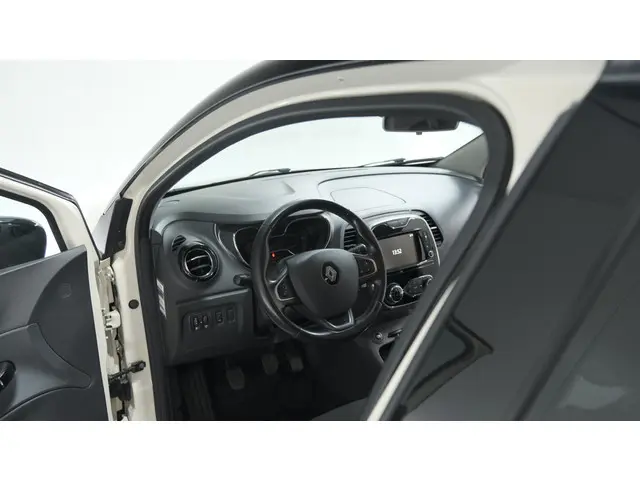 Renault Captur TCe 120 Dynamique 2017 Benzine 2
