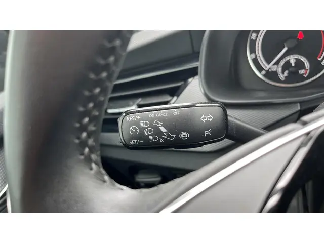 Škoda Kamiq 1.0 TSI Ambition 2023 Benzine 21