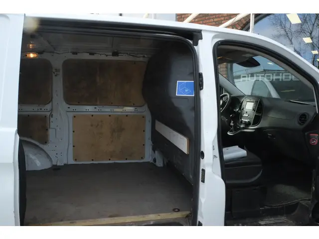 Mercedes-Benz Vito 109 CDI Lang 2015 Diesel 6