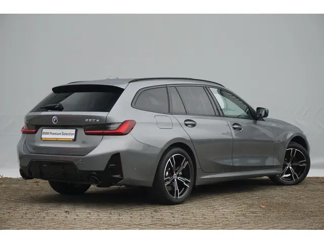 BMW 3 Serie Touring 330e xDrive 2022 Hybride Benzine 2