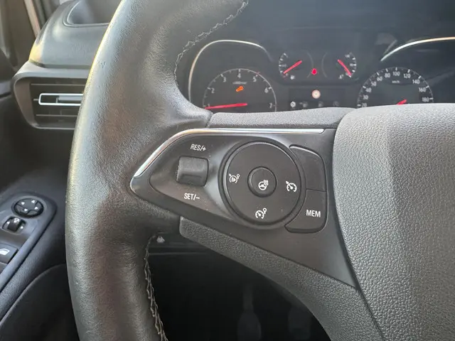 Opel Combo Tour 1.2 Turbo L2H1 Edition 7p. 2019 Benzine 22