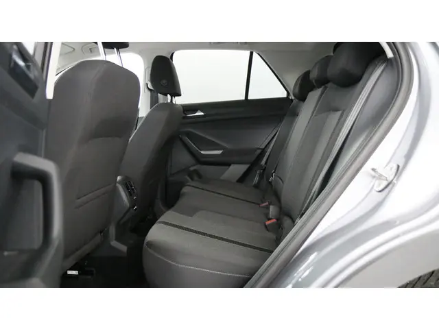 Volkswagen T-Roc 1.5 TSI 150pk Life DSG 2023 Benzine 35