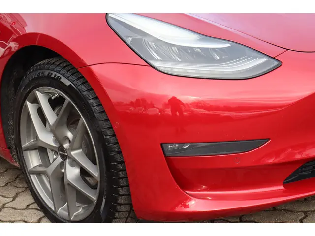 Tesla Model 3 Long Range AWD 75 kWh 2019 Elektrisch 15