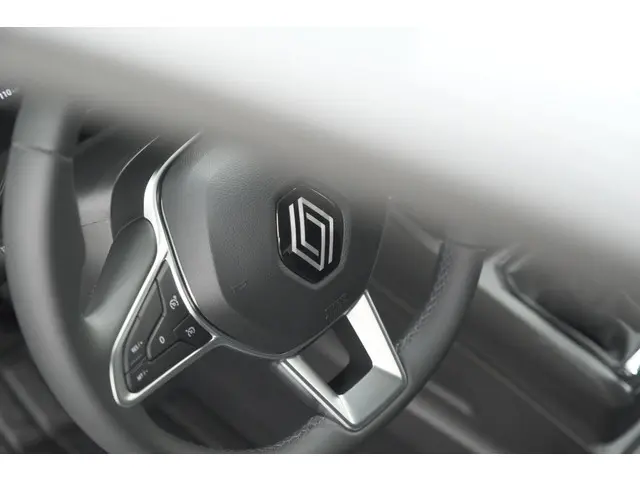 Renault Clio TCe 90 Evolution 2024 Benzine 37