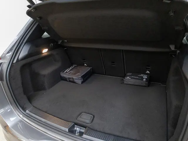Mercedes-Benz B-Klasse 180 AMG Line 2024 Benzine 13