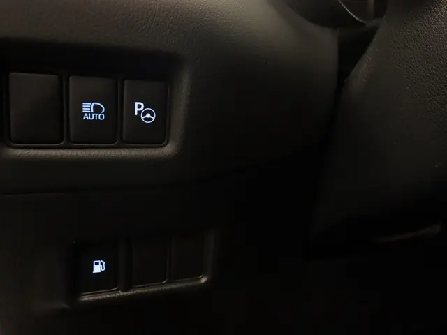 Toyota C-HR 2.0 Hybrid Bi-Tone 2020 Hybride Benzine 21