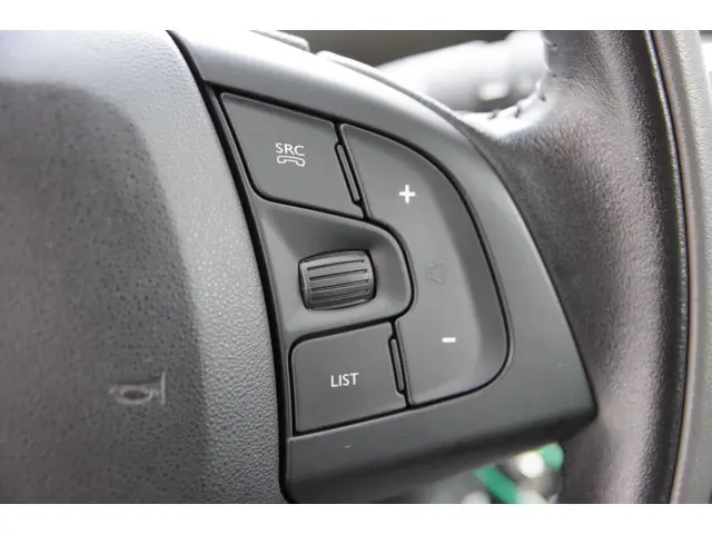 Citroën C4 Cactus 1.2 PureTech Shine 2017 Benzine 6