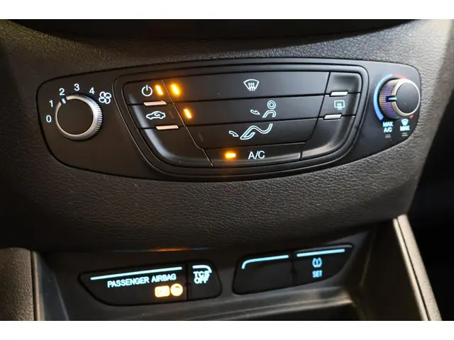 Ford Tourneo Courier |Airco|Trekhaak| 2018 Benzine 13