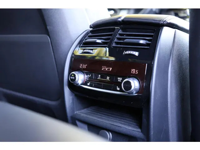 BMW 5 Serie M550i xDrive Executive 2018 Benzine 23