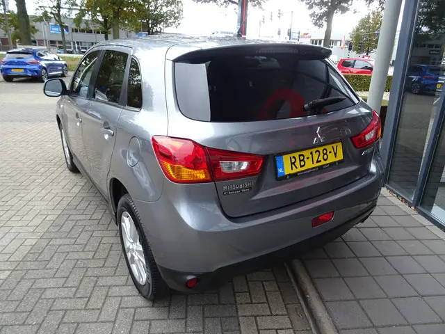 Mitsubishi ASX 1.6 ClearTec Edition 2014 Benzine 9