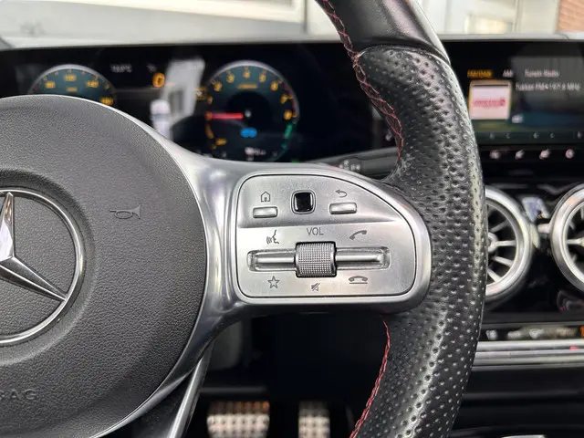 Mercedes-Benz GLA 250 e AMG Line 2020 Hybride Benzine 17