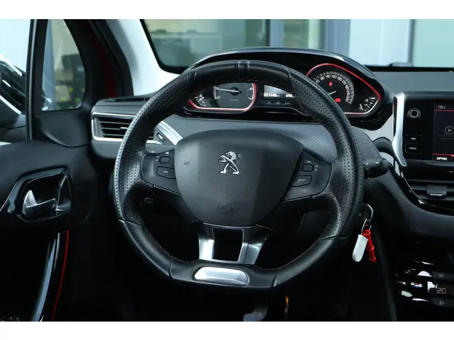 Peugeot 2008 1.2 PureTech GT-line 2018 Benzine 27