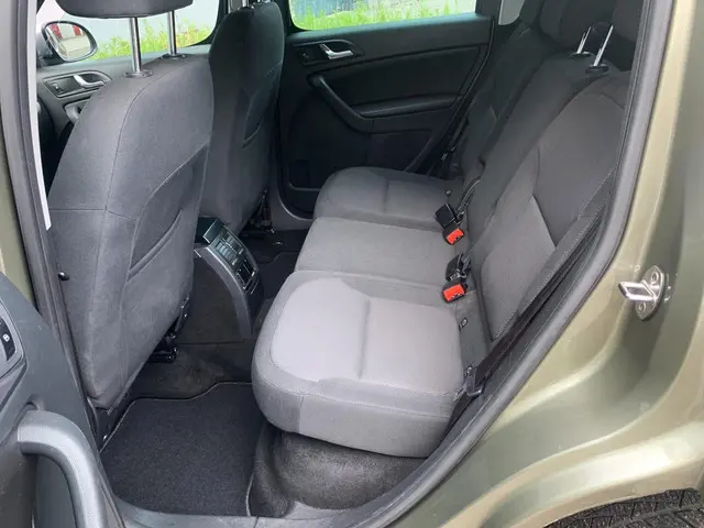 Škoda Yeti Outdoor 1.2 TSI Elegance 2014 Benzine 18