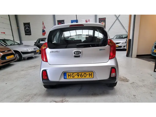 Kia Picanto 1.0 CVVT ComfortLine 2015 Benzine 6