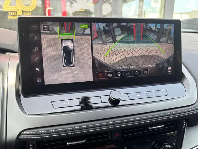 Nissan QASHQAI MHEV 140 MT N-Connecta 2025 Benzine 12