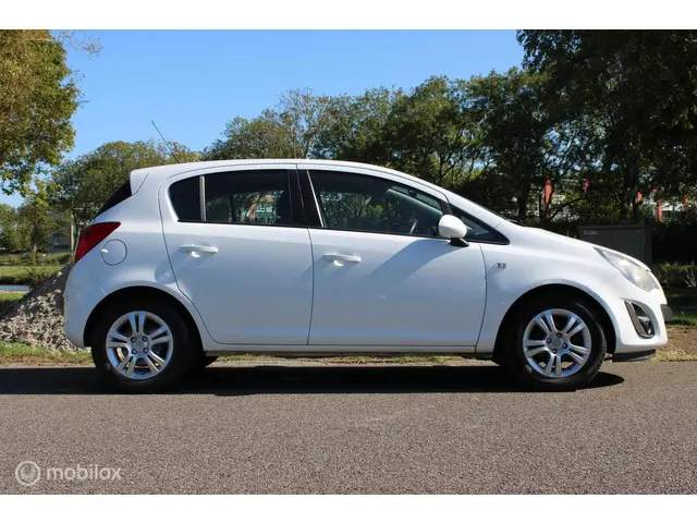 Opel Corsa 1.2 EcoFlex Design Edition 2013 Benzine