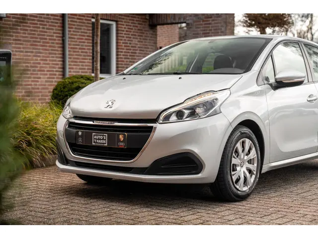 Peugeot 208 1.2 PureTech Active Trekhaak 2017 Benzine 9