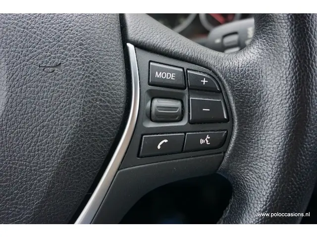BMW 3 Serie 320i 2012 Benzine 13