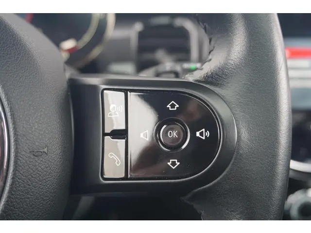 MINI 3-Deurs Cooper 2022 Benzine 18