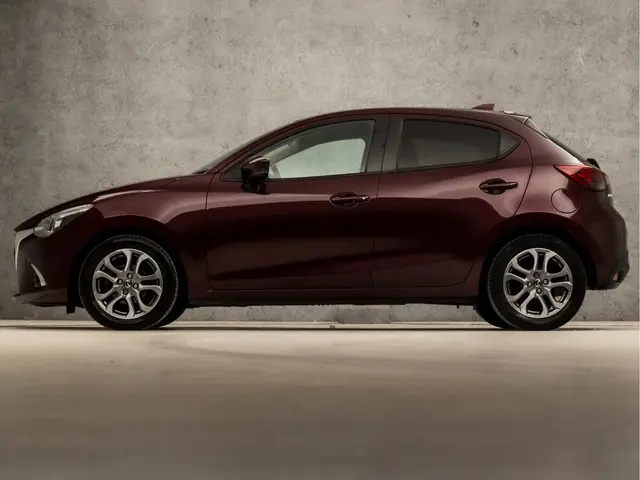 Mazda 2 2